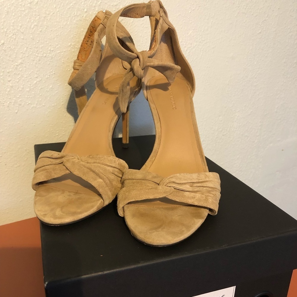 BANANA Republic suede bow heels